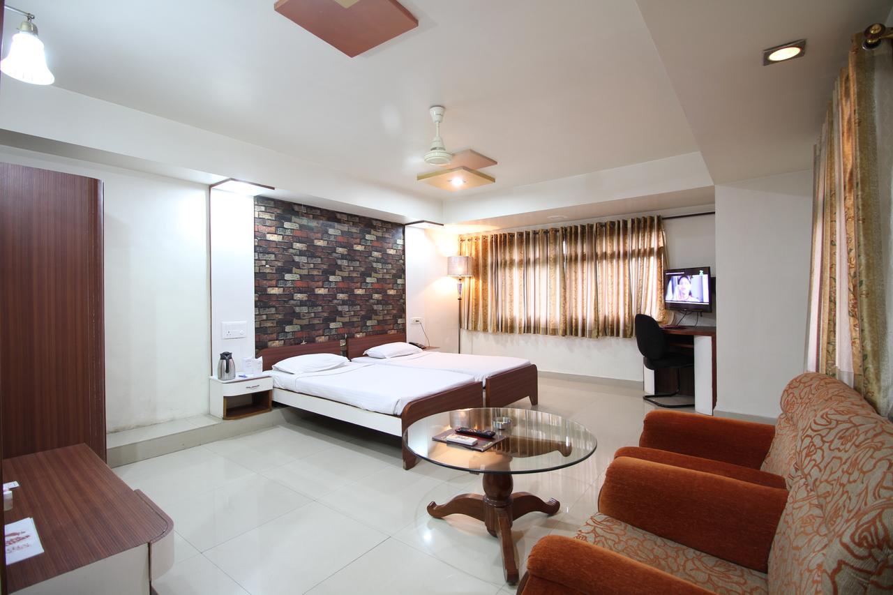 Hotel Grand Arjun Rāipur Exterior foto